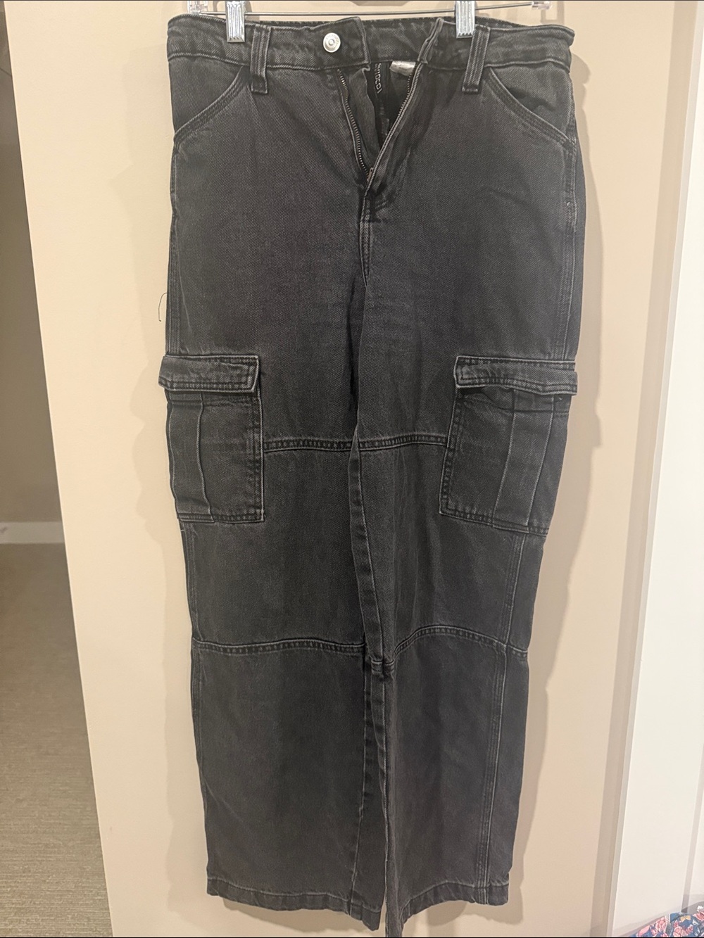 Divided Black Cargo Jeans - Relaxed Fit